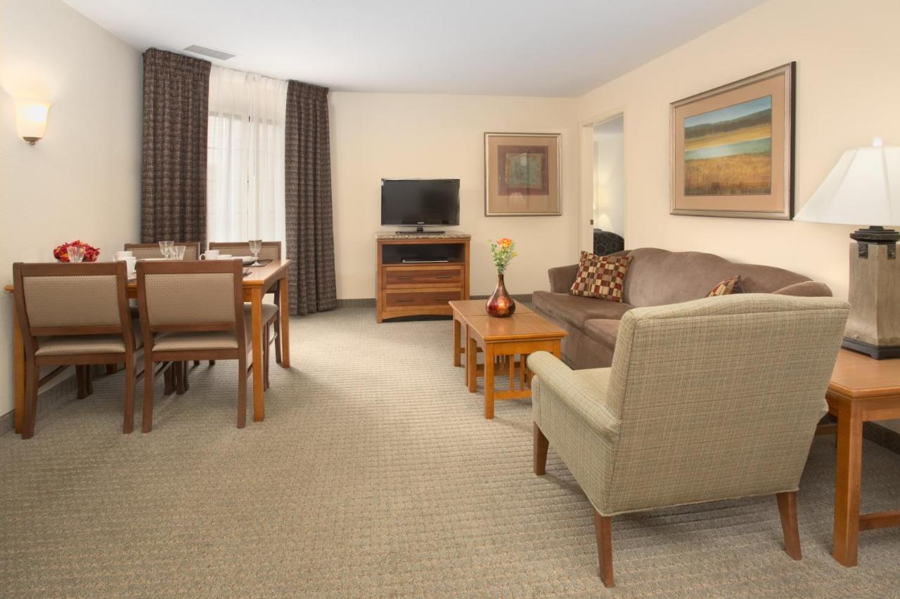 Staybridge Suites Lincoln I-80, An Ihg Hotel Room photo